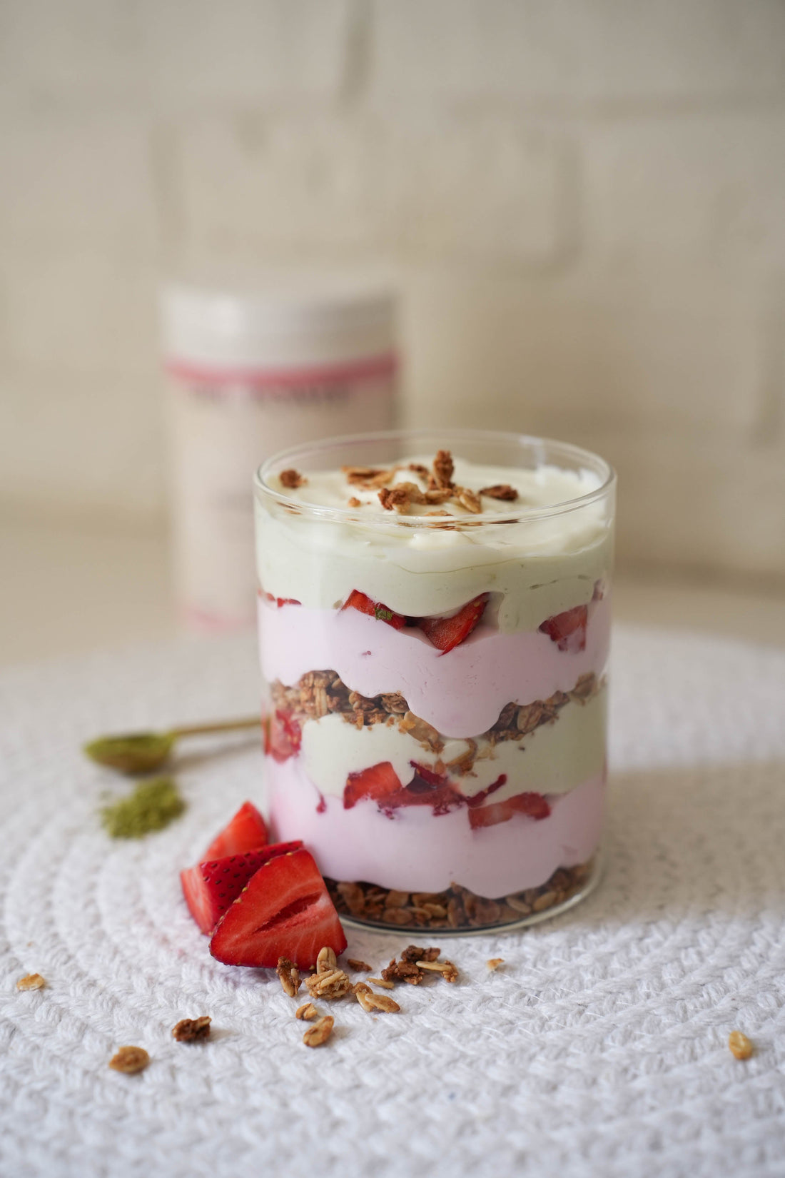Parfait de yogourt matcha & fraise